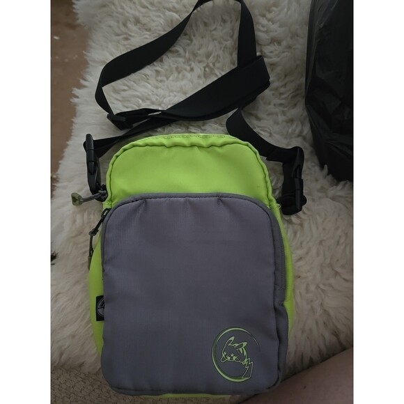 Pokemon Center Pikachu Crossbody Shoulder Bag Htf 2020 W/detachable Strap - Picture 1 of 12